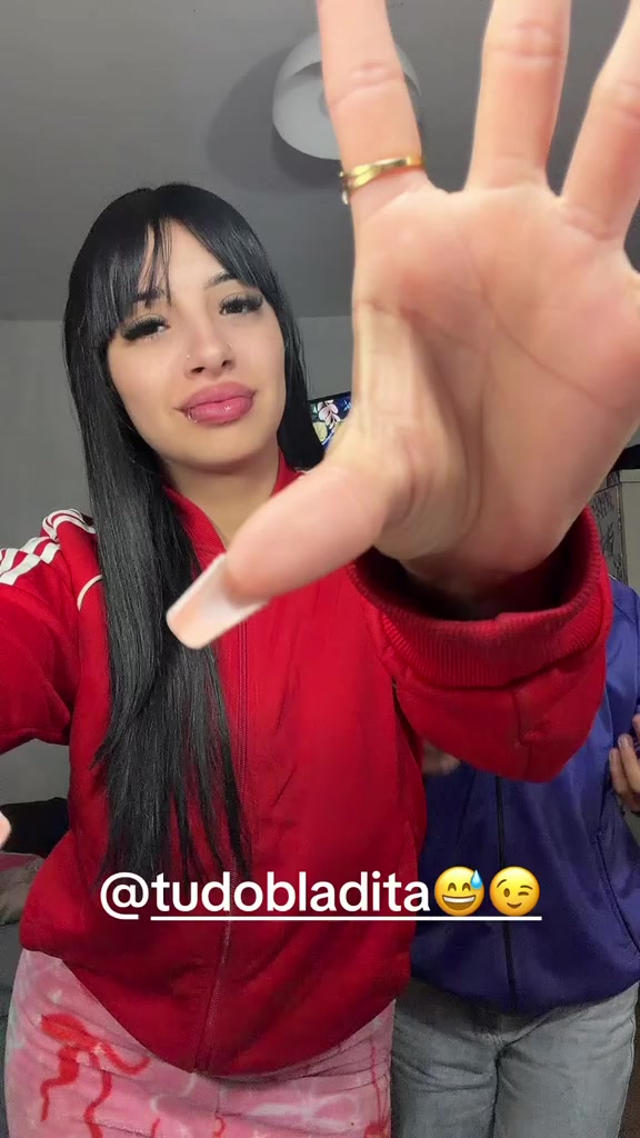 @tu dobladita😅😉