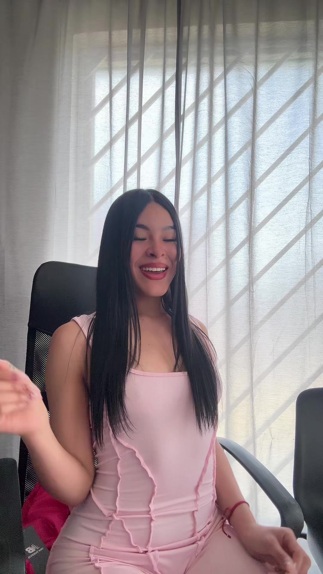@Miss_valen