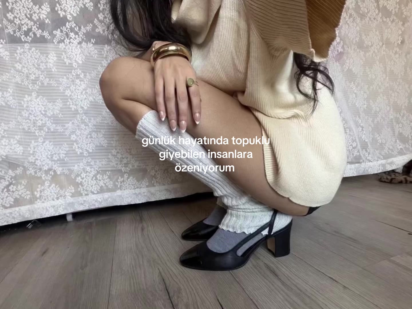 @𝒩