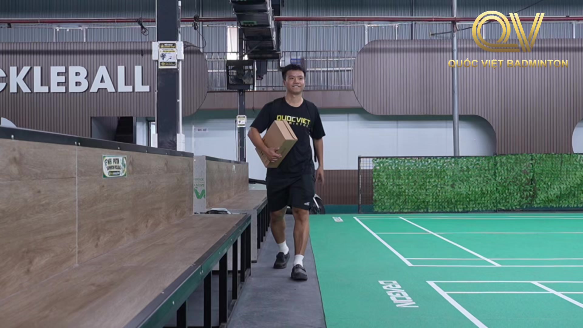 @QVBadminton