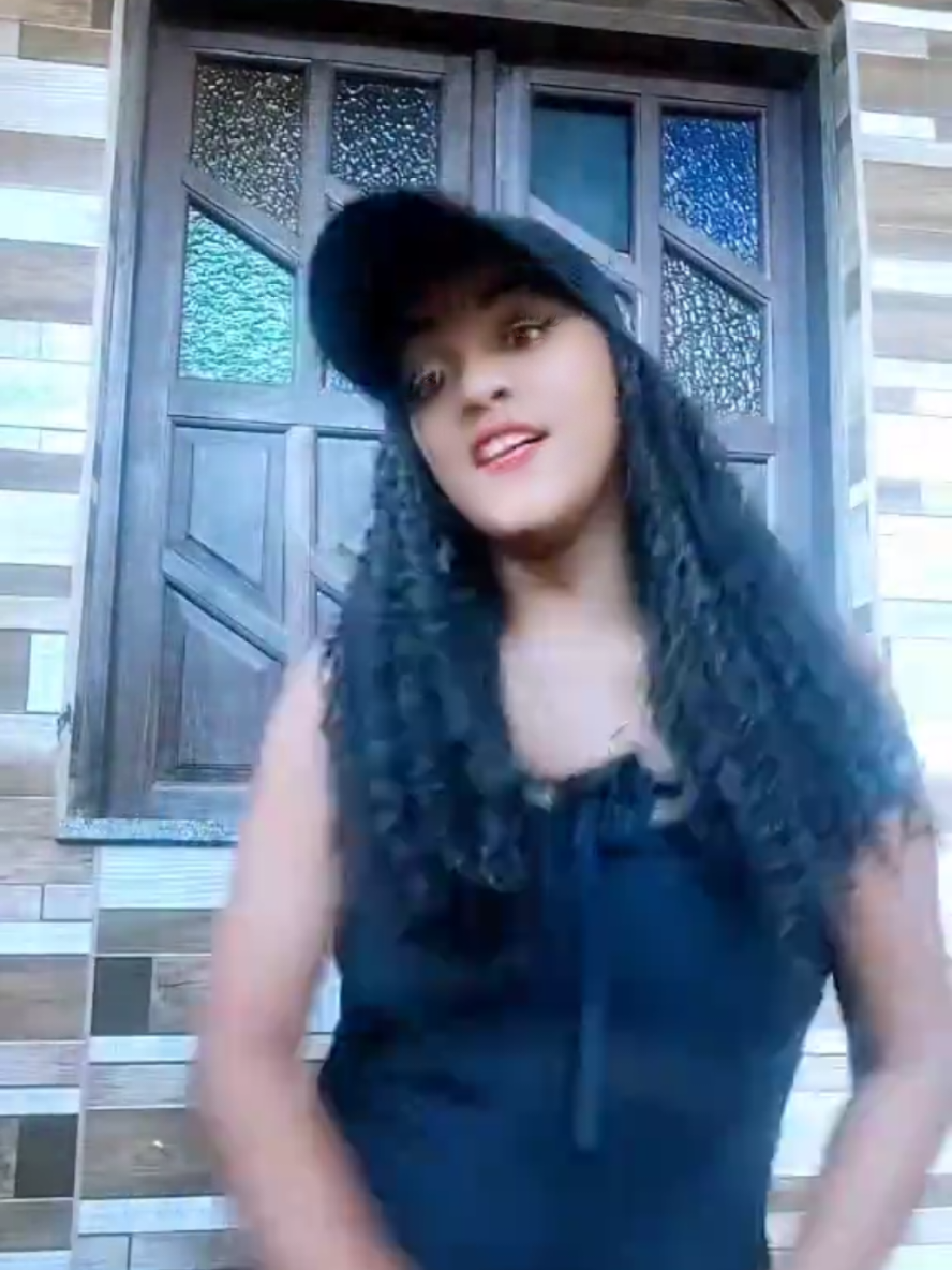@Lucy a guria do short sexy