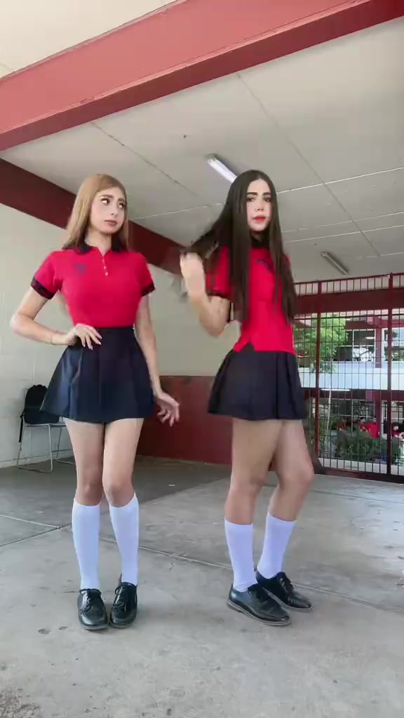 @Lindas colegialas 🎀💋