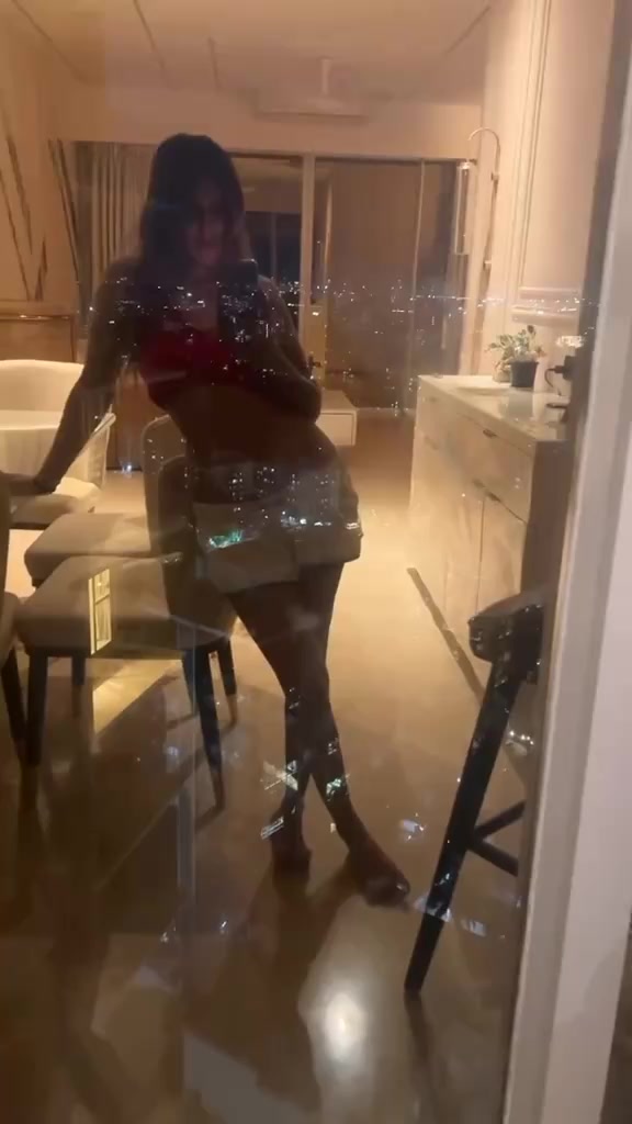 @nia Sharma