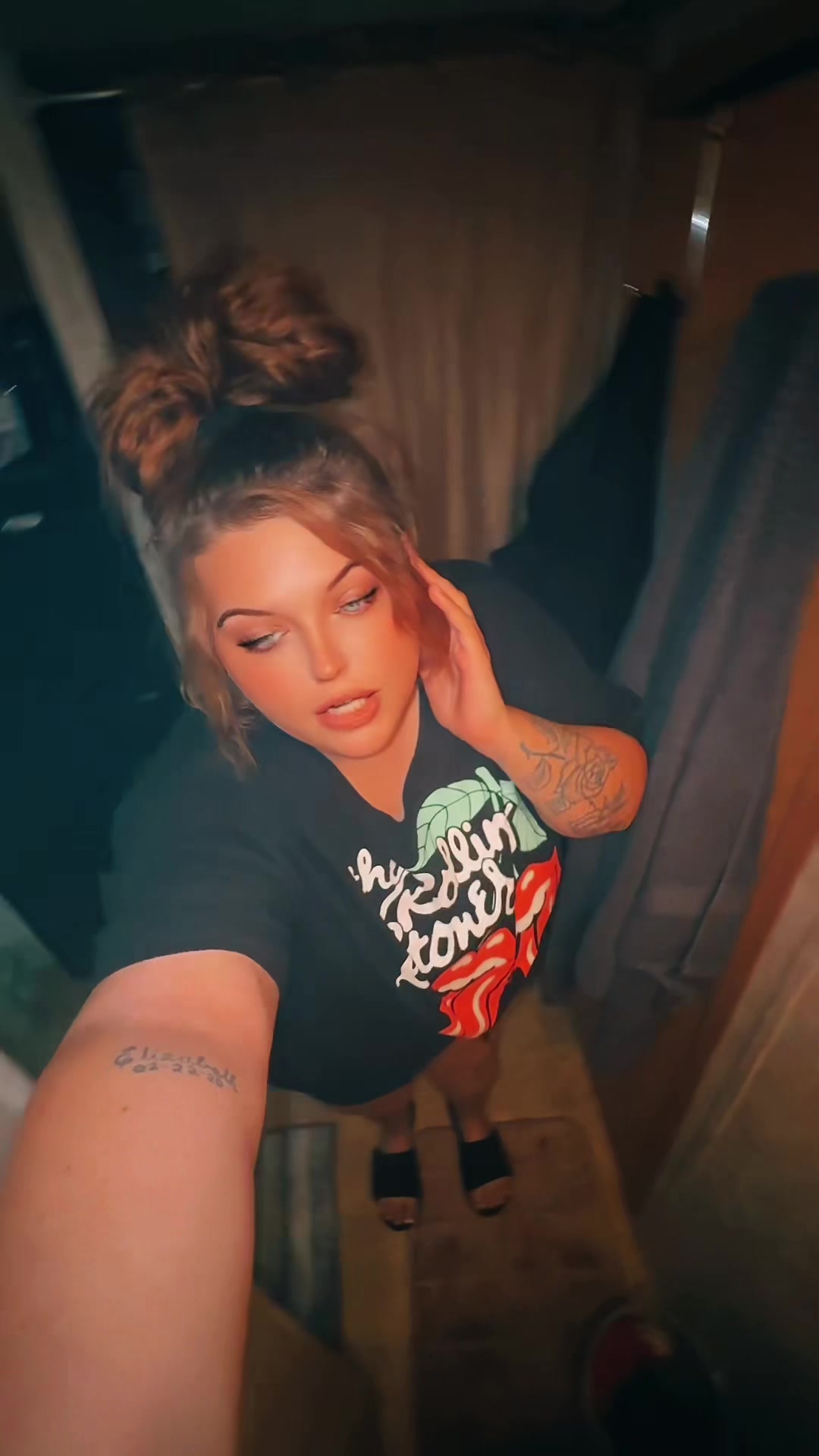 @🐝Blue Eyes & Thick Thighs🐝