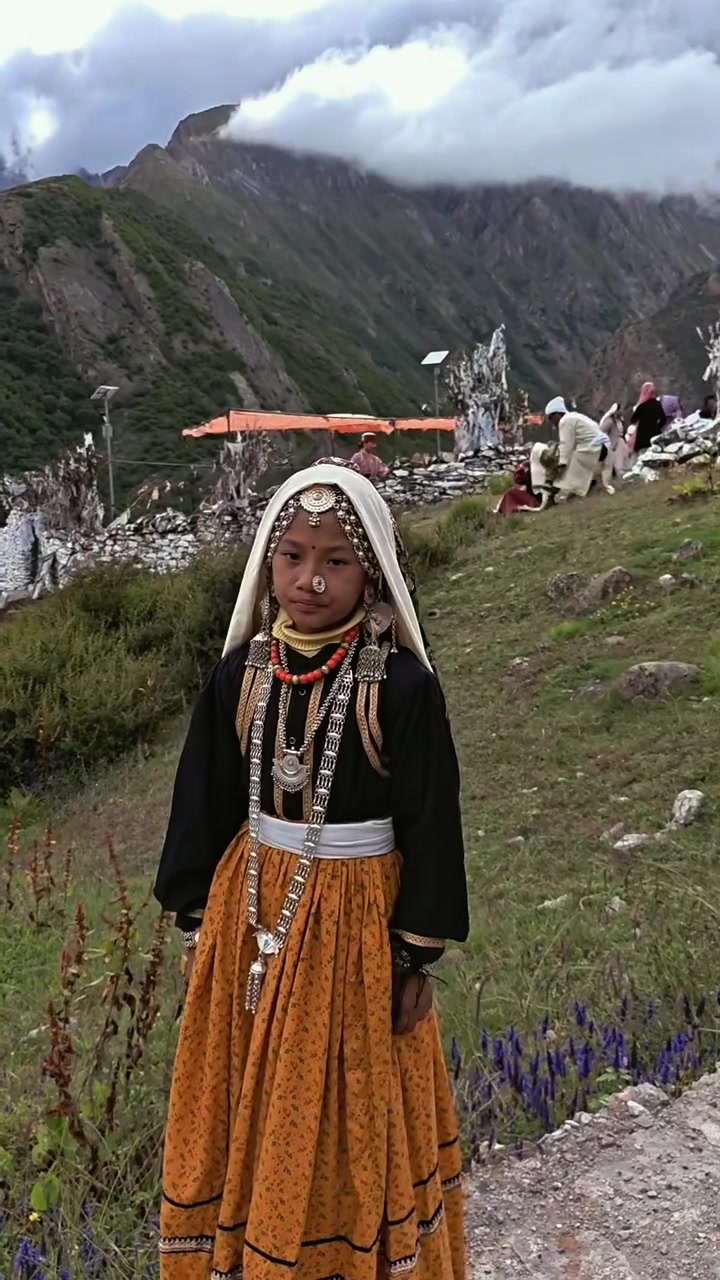 @थिँयाल 🌿