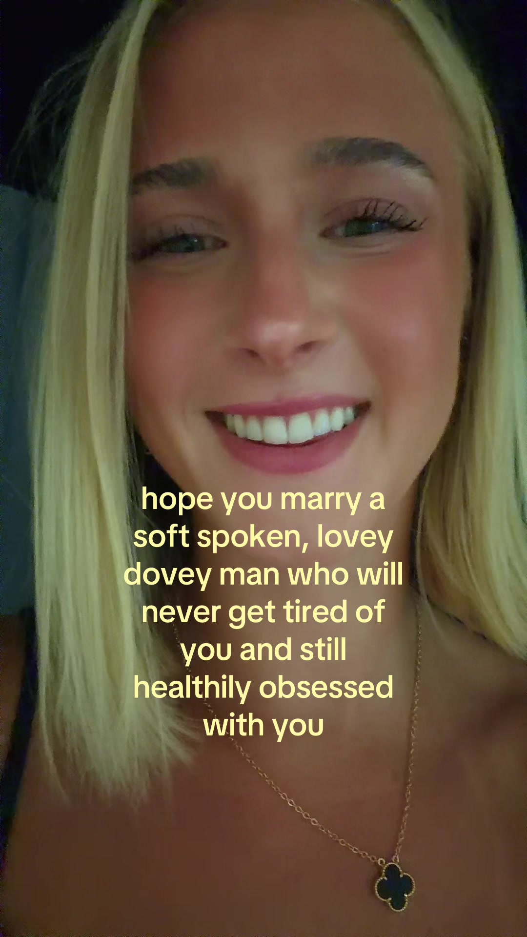 @theelliebarker