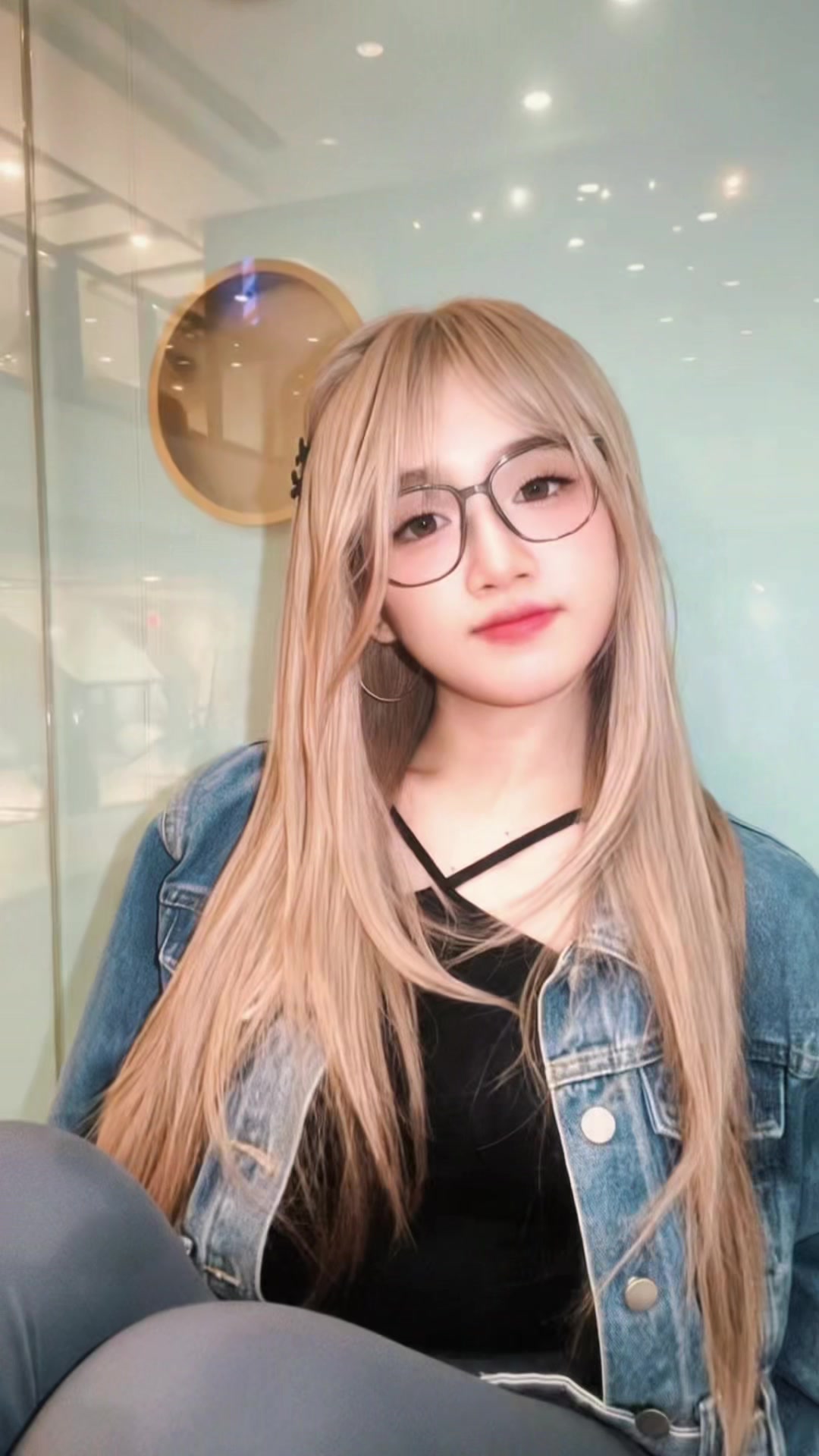 @👑𝙌𝙐𝙀𝙀𝙉𝙇𝙔👑