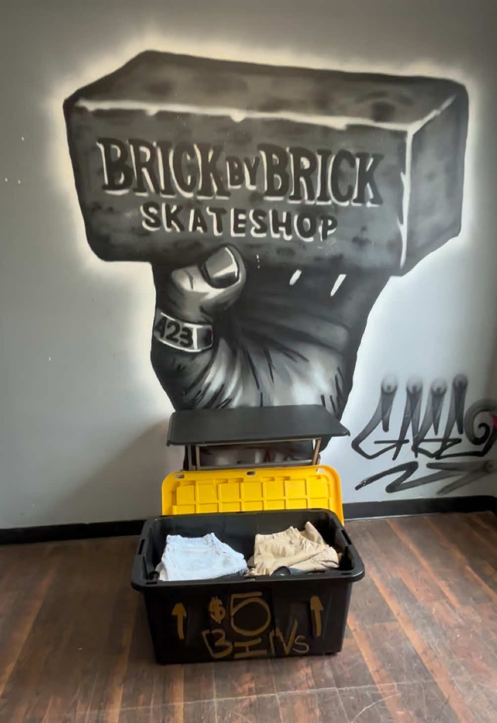 @brickbybrickskateshop