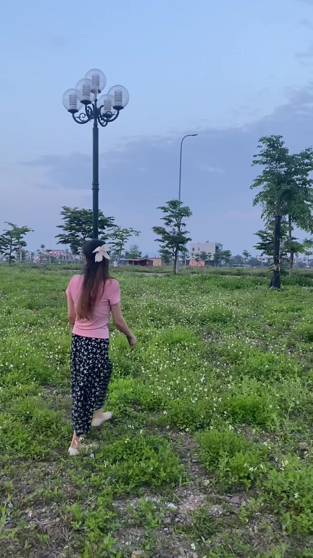 @nu_hoang_nuoc_mat_98bg