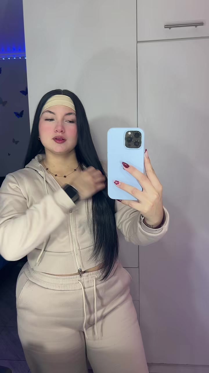 @𝒴𝒶𝒷ℯ𝓁𝒾𝓈🦋