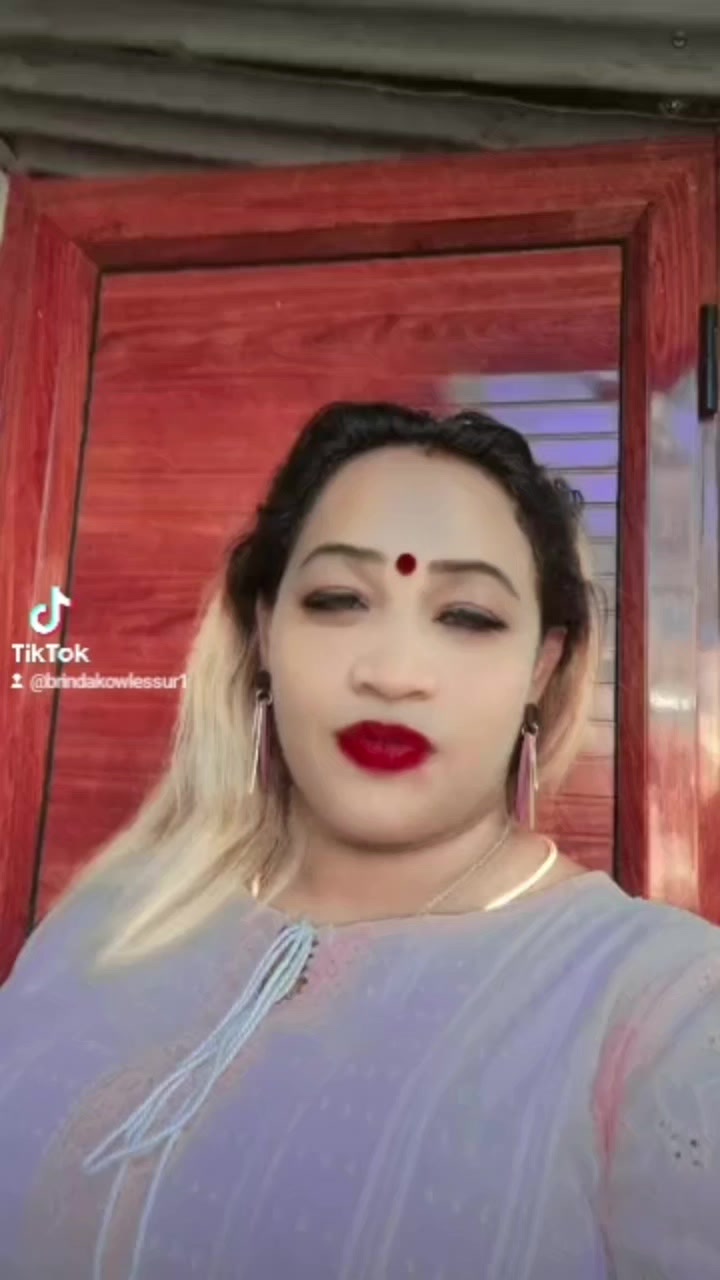 @Brinda_😗