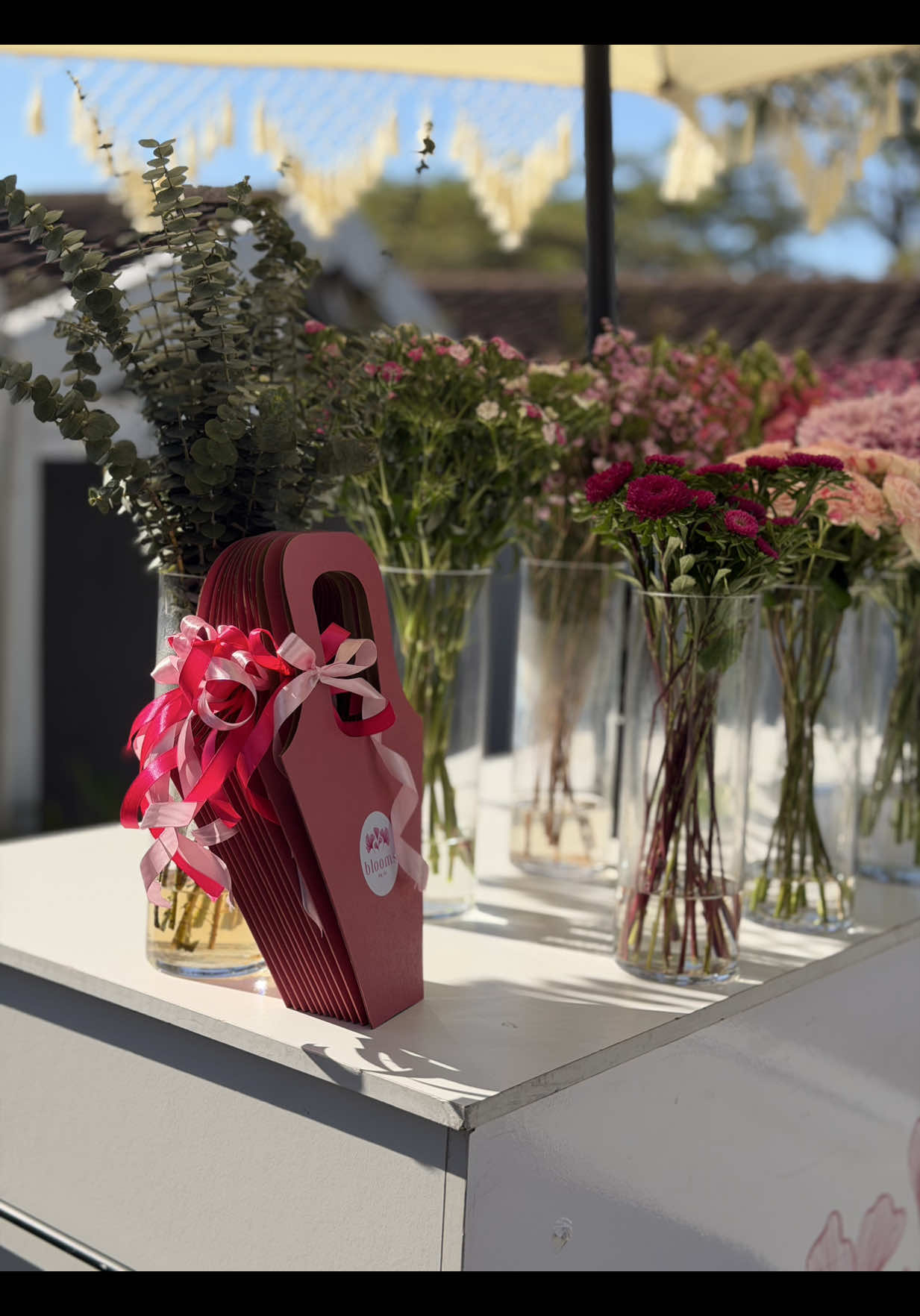 @Bloomsbyzn&bull;Durban florist
