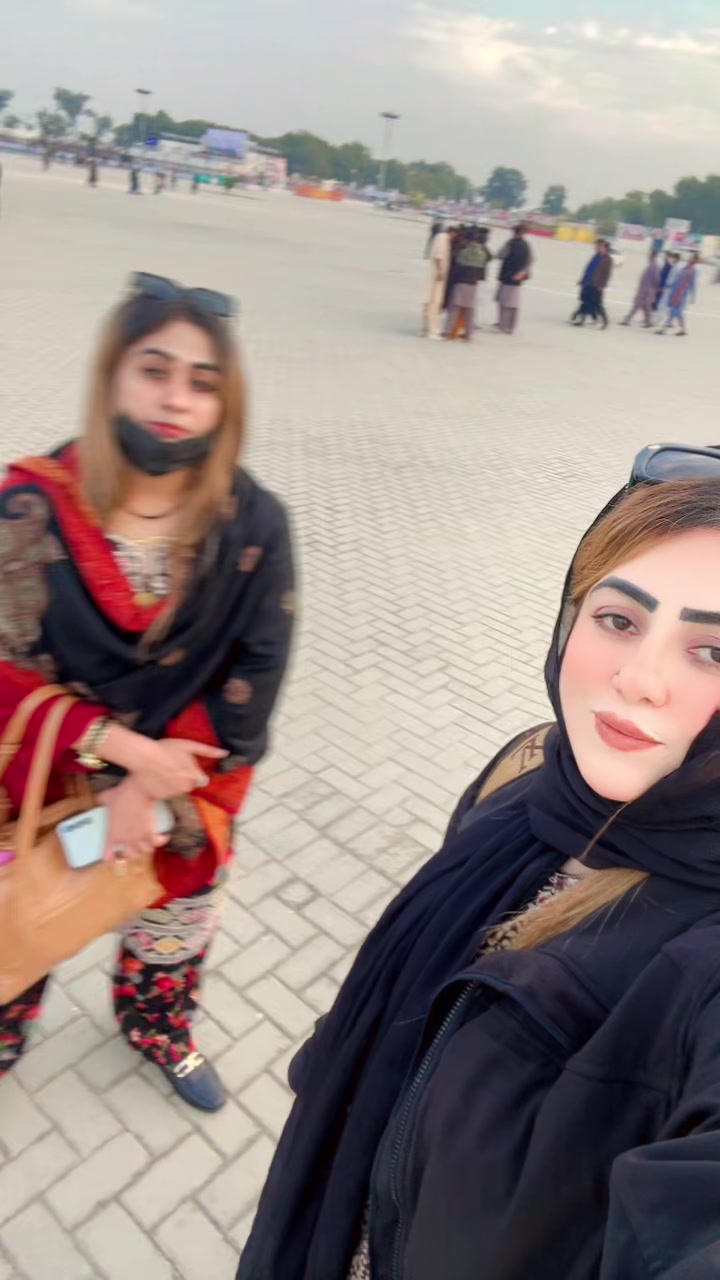 @Nusrat_Pathan