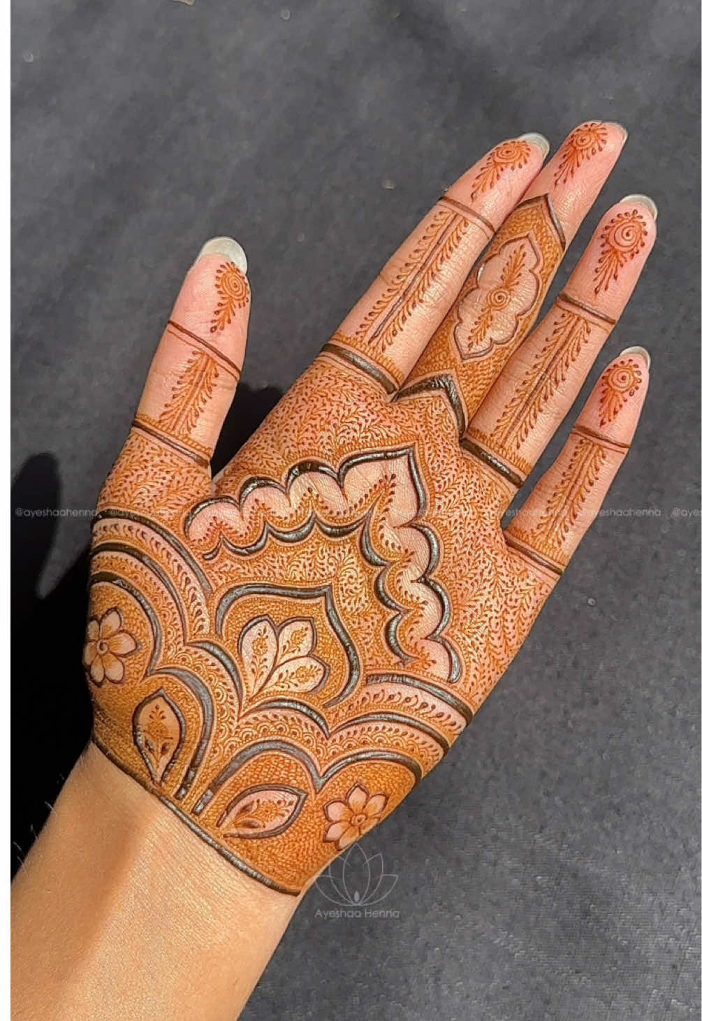 @Ayeshaa Henna
