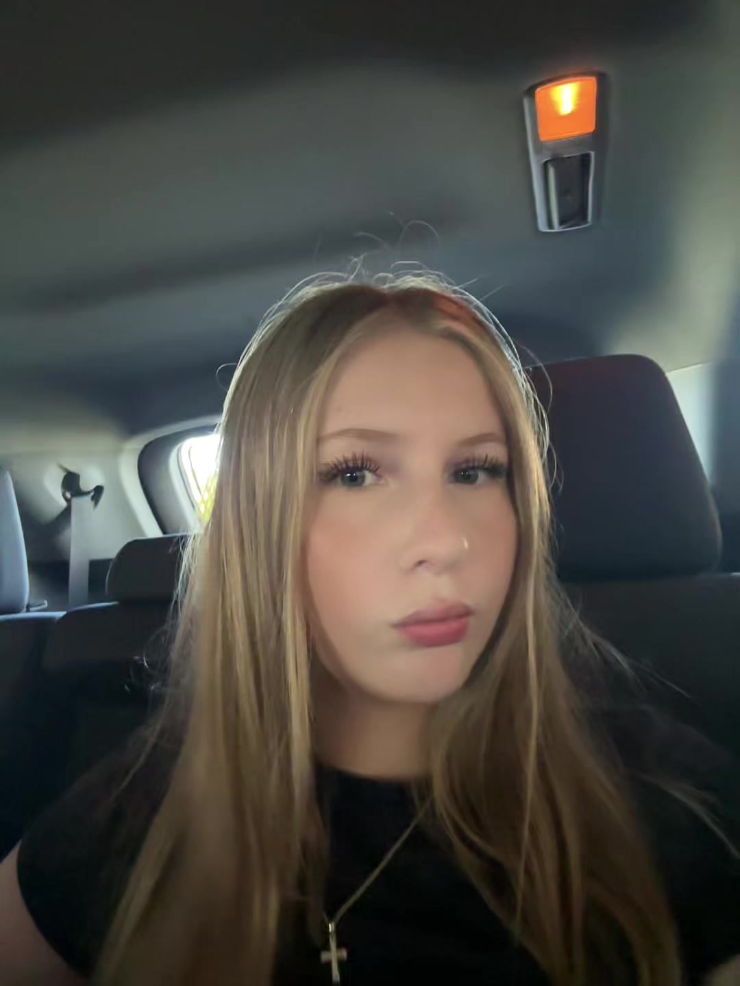 @𝐂𝐡𝐚𝐫𝐥𝐨𝐭𝐭𝐞