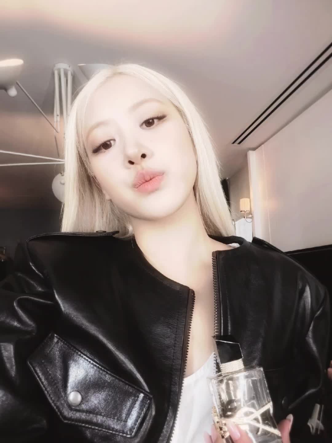@˗ˏˋ 𝐫𝐨𝐬★𝐞'☕️ᯓᡣ𐭩 ˎˊ˗