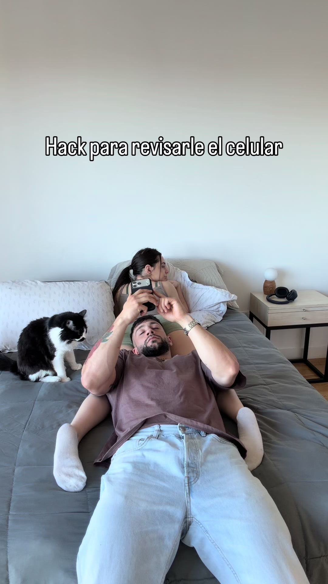 @AlmendraGala