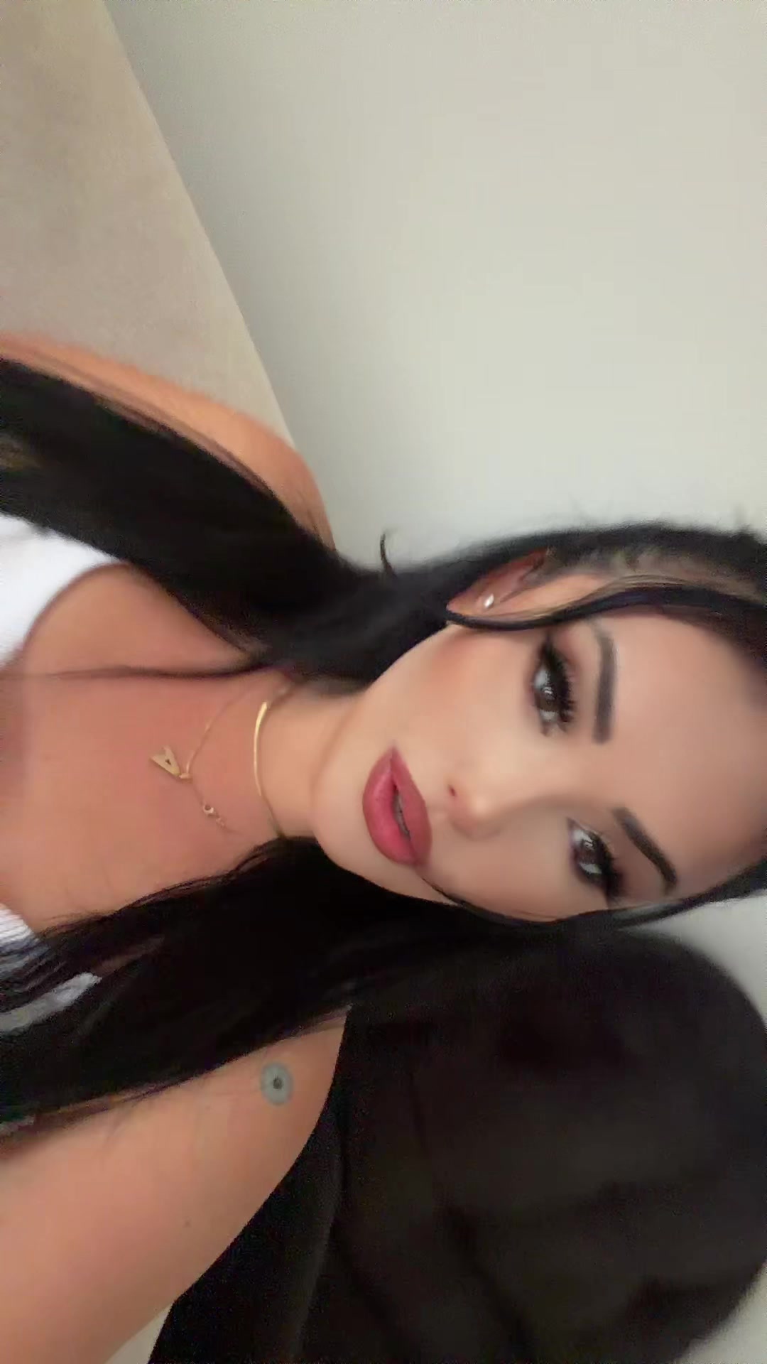 @AAY🖤👸🏻