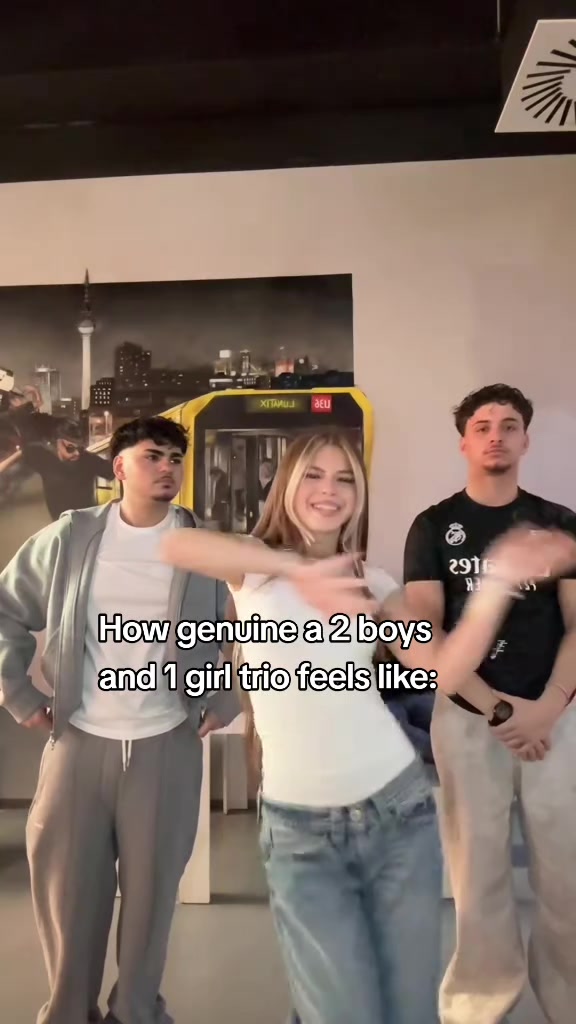 @𝐄𝐌𝐈𝐋𝐋𝐘