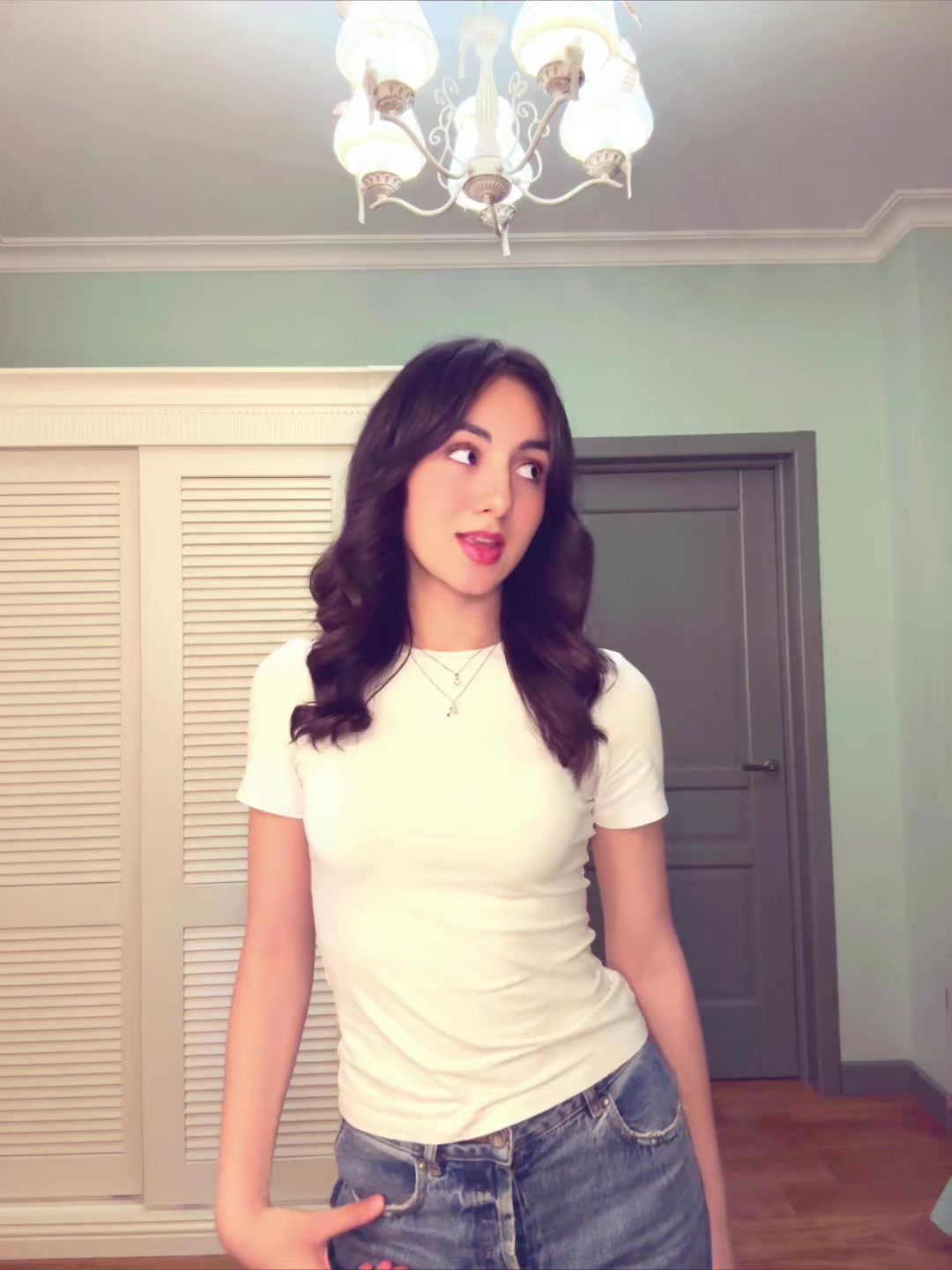 @Ari_Ana