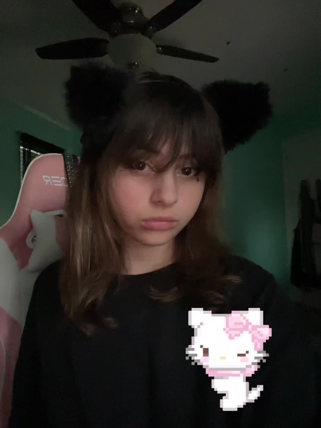 @👾
