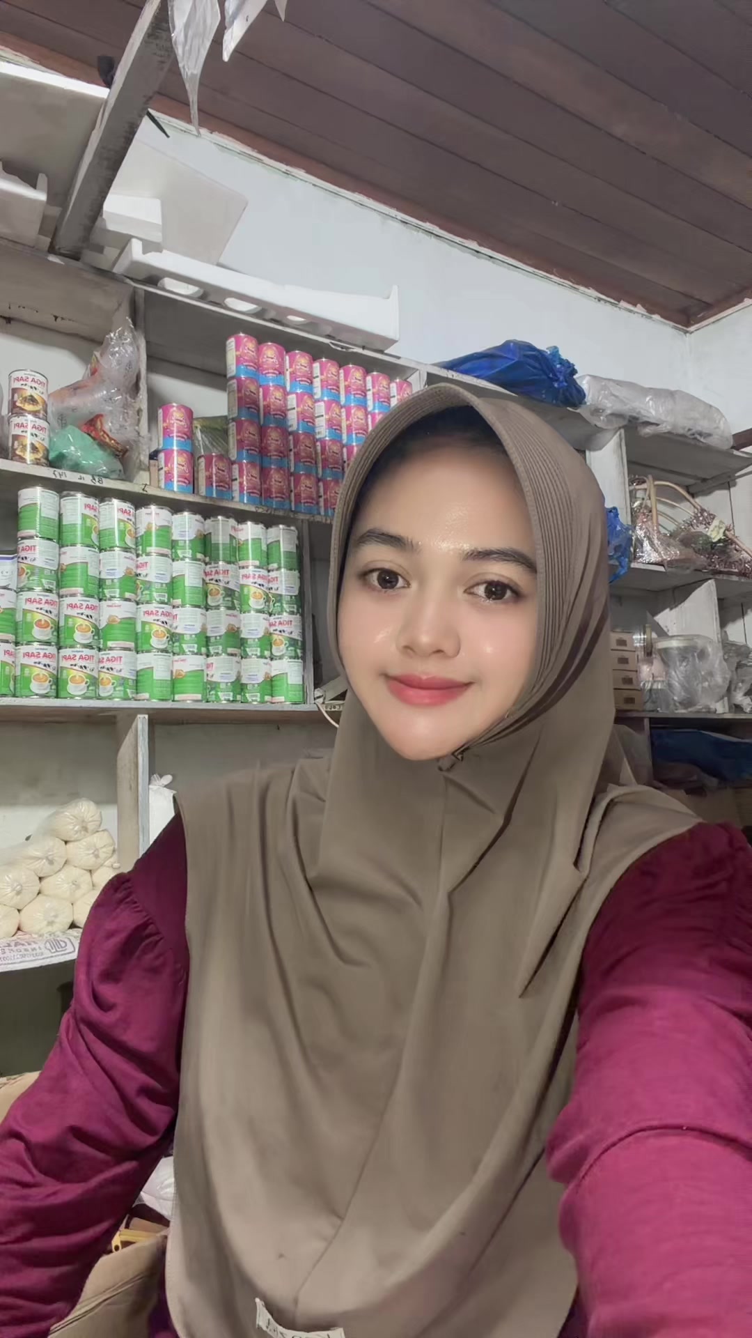 @Hello.Putri ๐