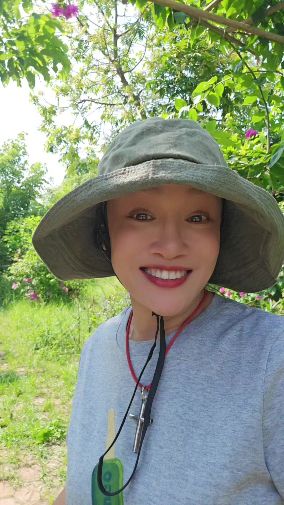 @Diễn vi&ecirc;n T&uacute; Oanh