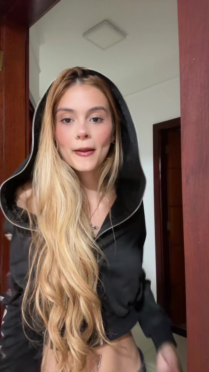 @Clara_branquinhoo