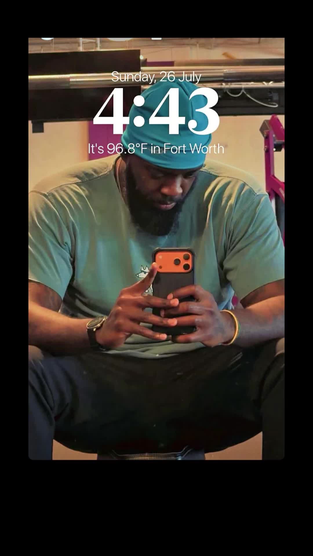 @queenvibe21