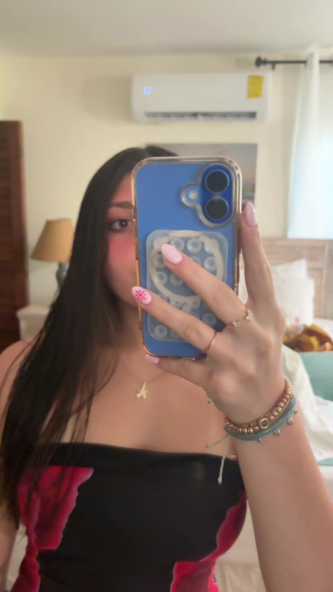 @livininurwalls_