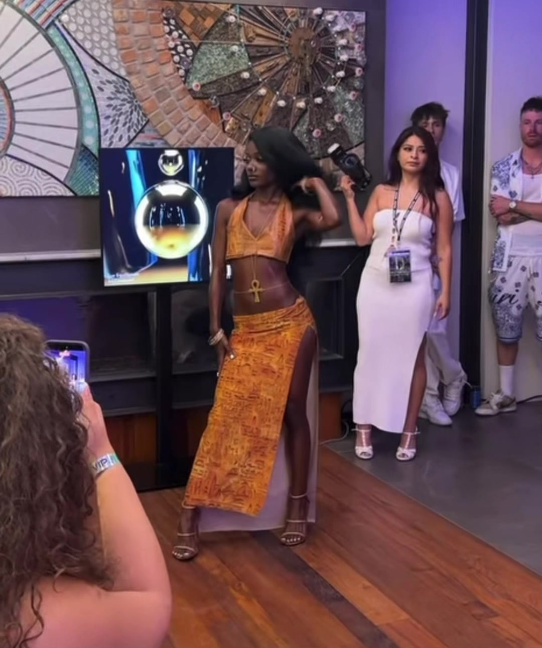 @zainajasmine