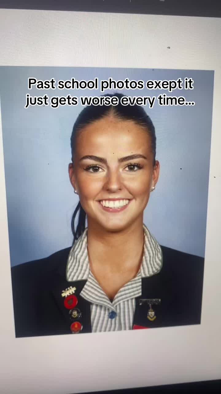 @JEMMA MOSCHINI