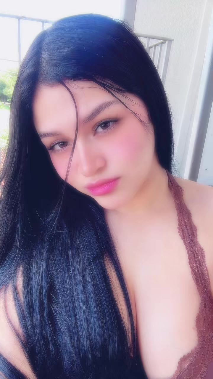 @Adriana paola🩷
