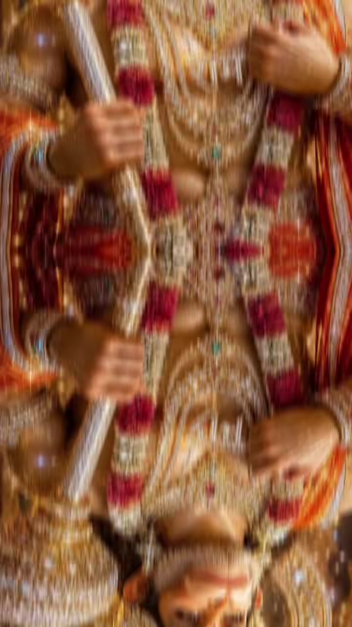 @R..........🇳🇵🫂📕