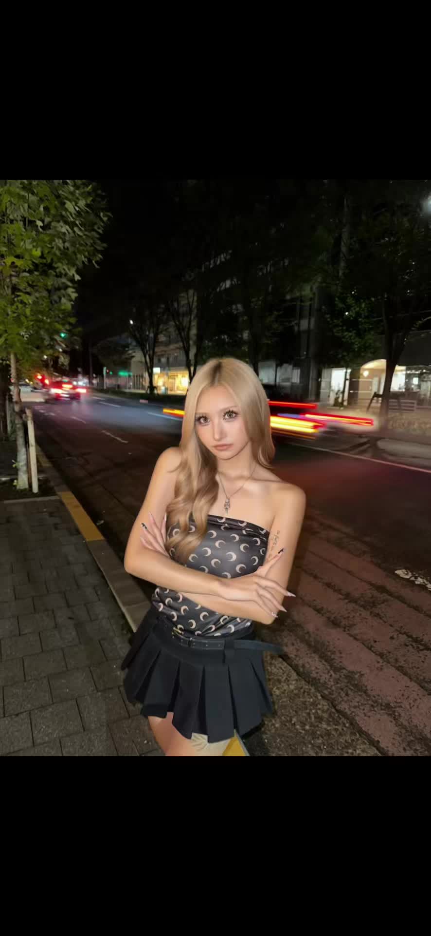 @ねおん