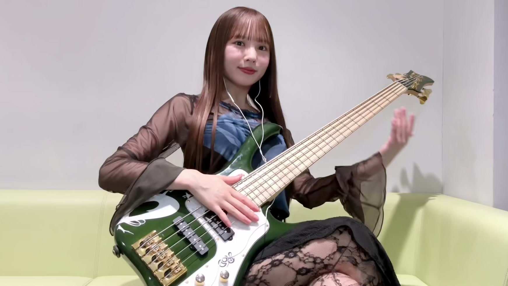 @mina_bass3737