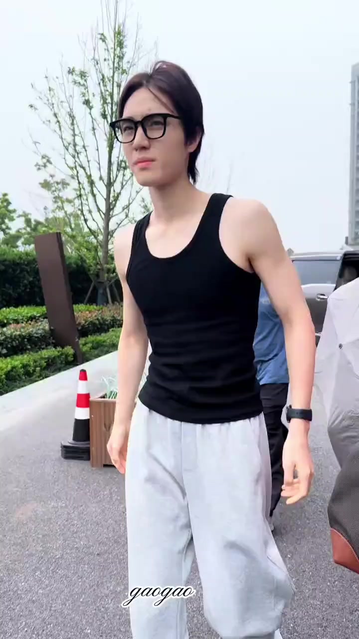 @梁思伟