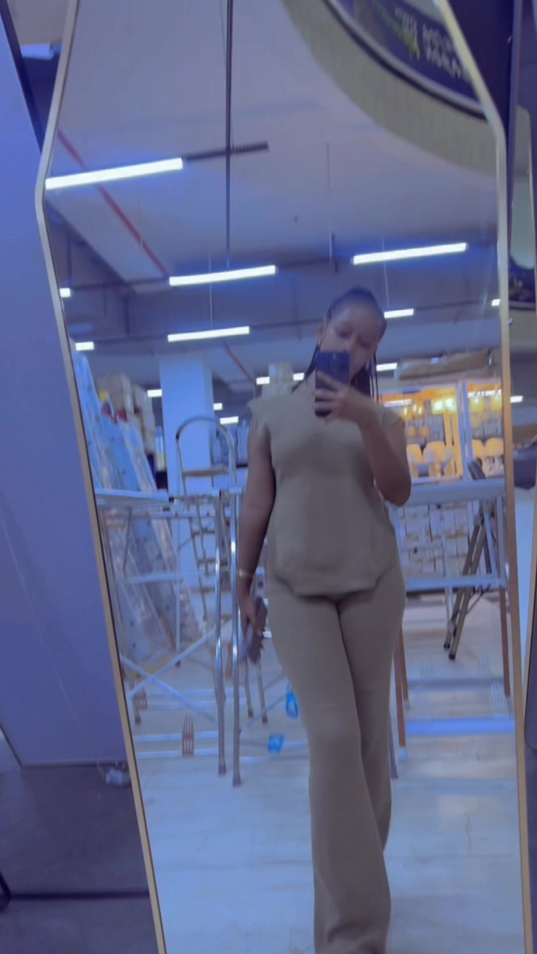 @Essie brownz🇷🇼🌹🇺🇬