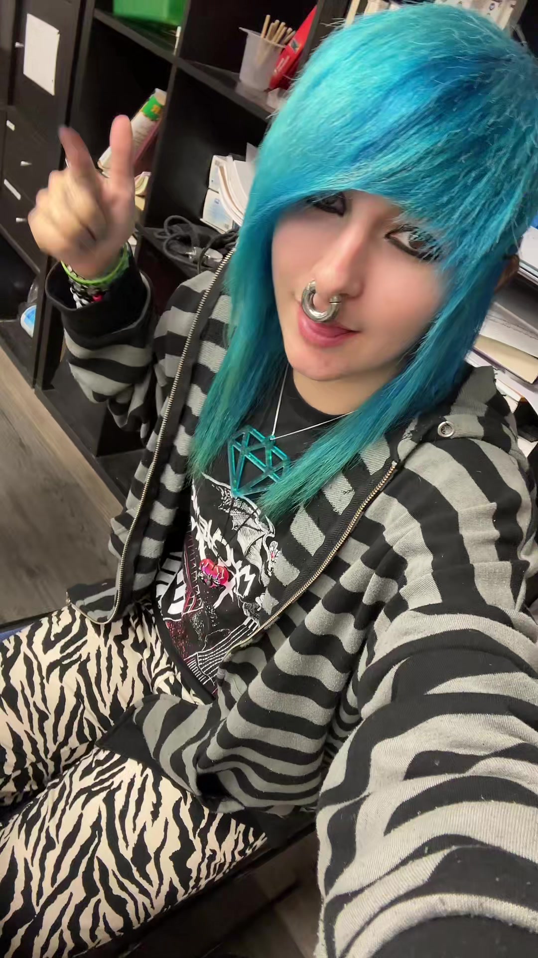 @Xx_CHARLI_CLAWS_xX