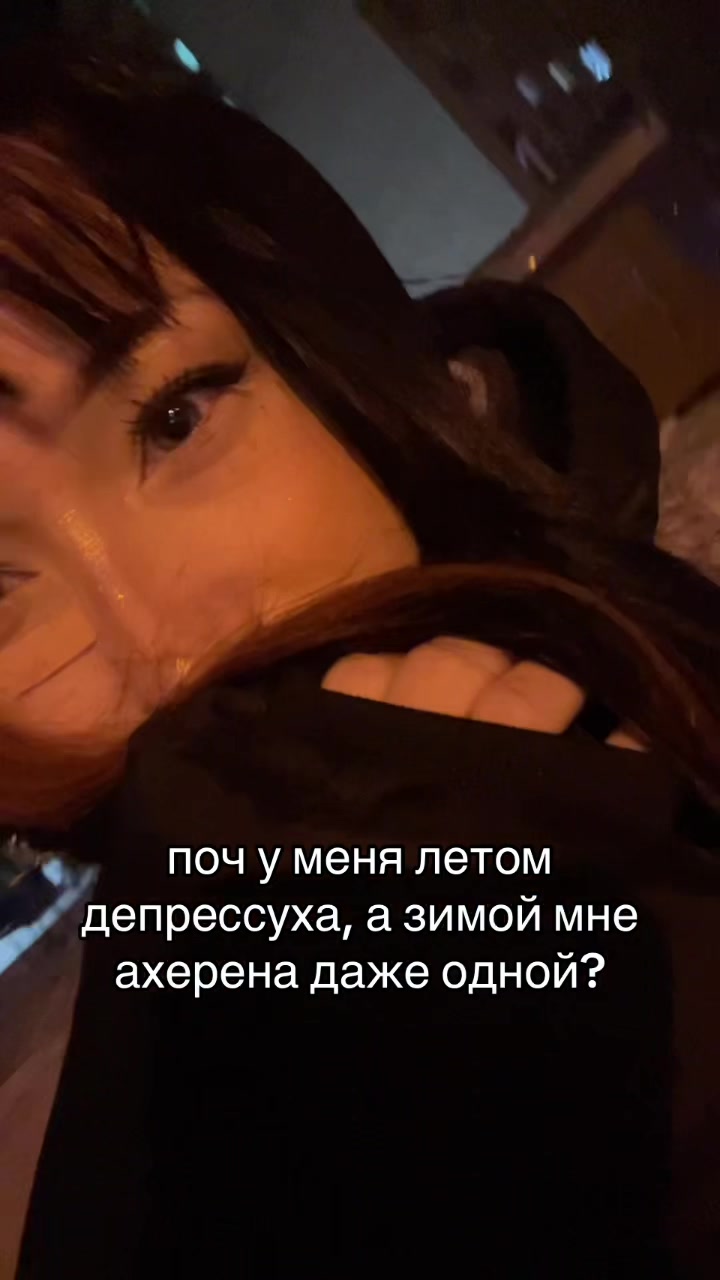 @///