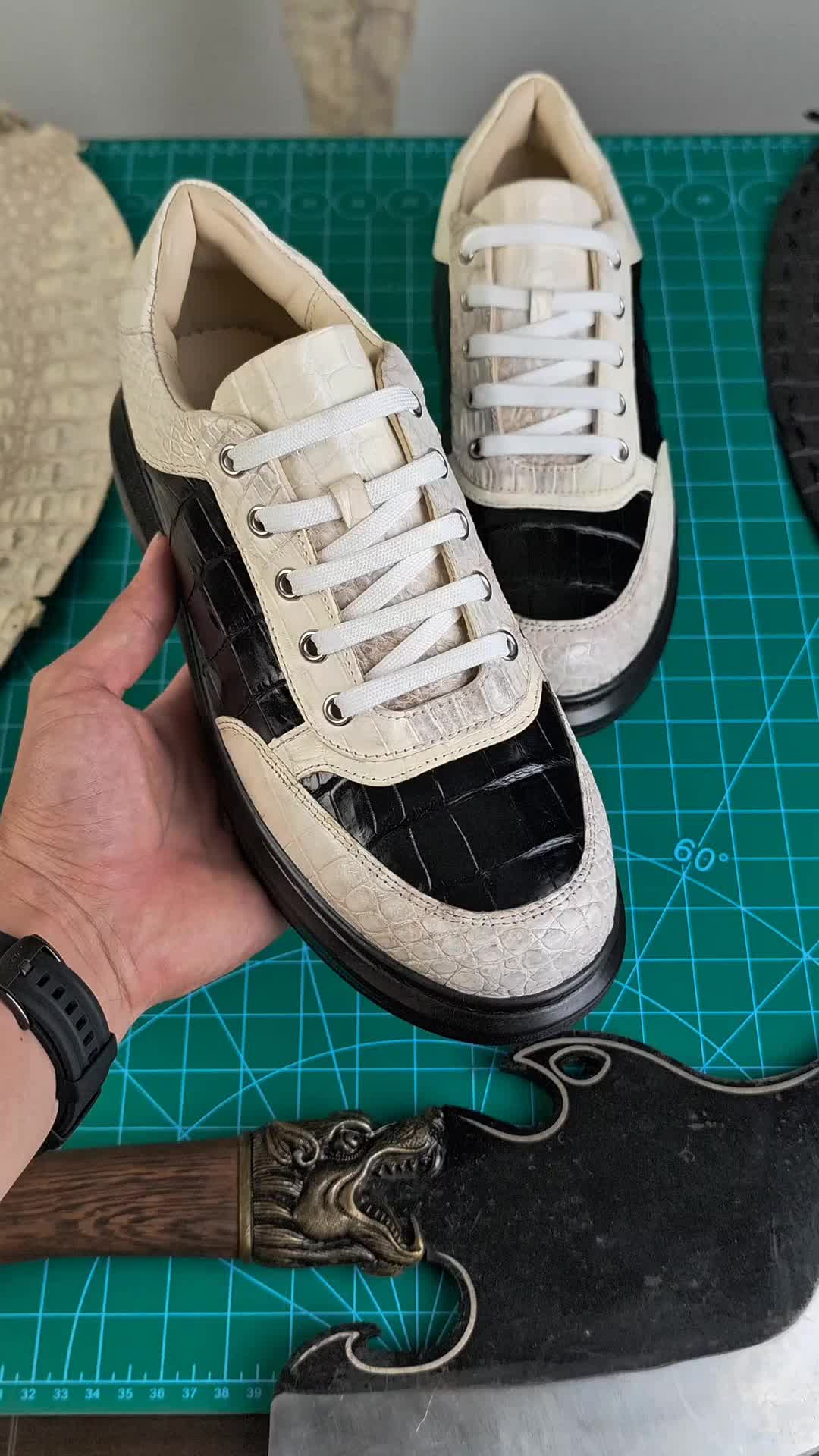 @DAVITH LEATHER