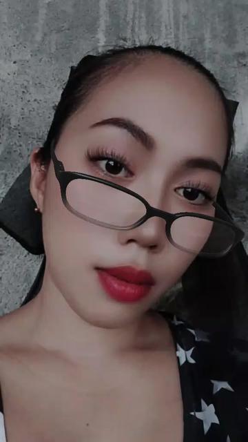 @Eva Mae/Hotmom