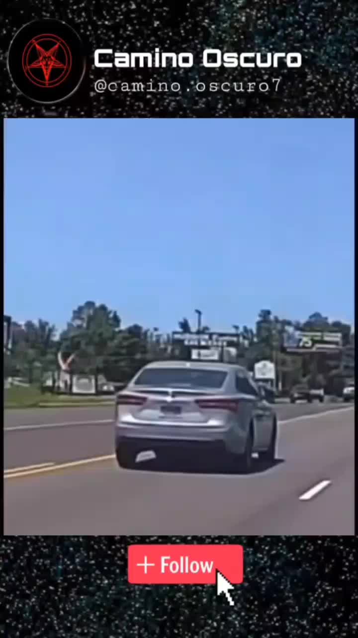 @Camino Oscuro