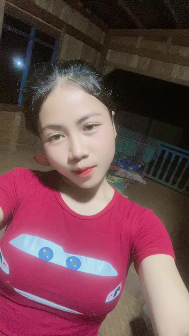 @ເດັກລາວ ສາວບ້ານປົ່ງ