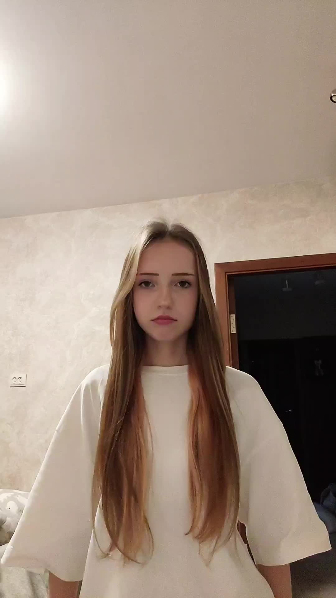 @Kiwvwra🍇