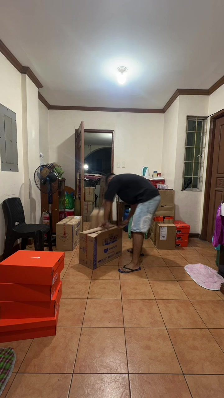 @Marine Sneaks PH