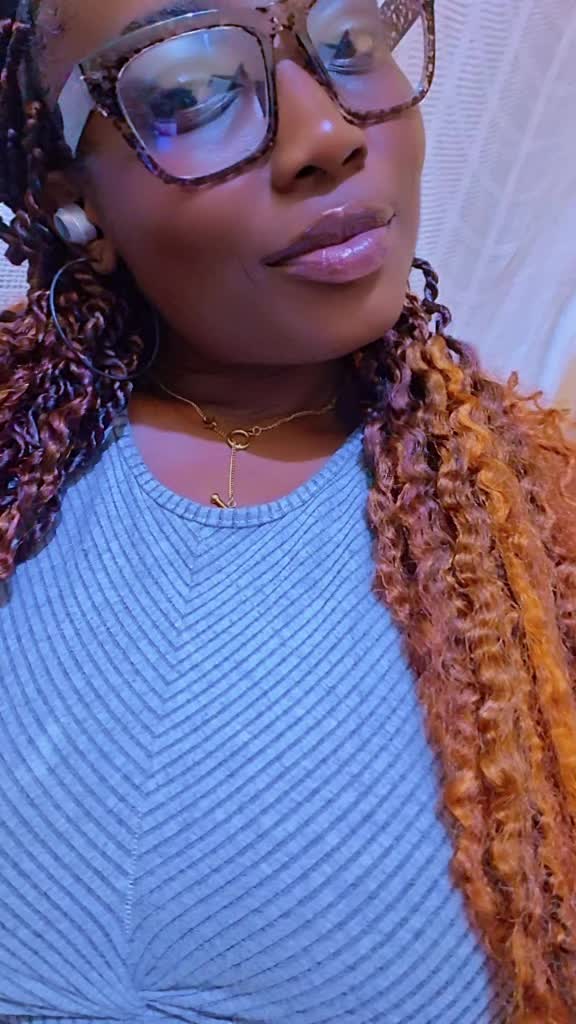 @YAA KISSIWAA ASANTE😇✨🥂