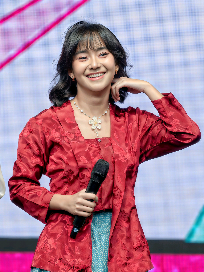 @𝐇𝐚𝐧𝐧 𝐥𝐞𝐧𝐚𝐭𝐡𝐞𝐚🍀