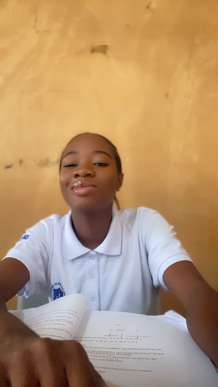 @adwoabae15