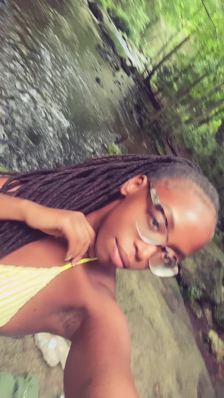 @velvetsparkles99